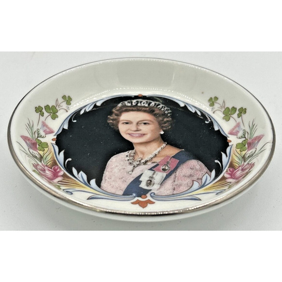1977 Queen Elizabeth II Silver Jubilee 1952-1977 Trinket Dish 4" SKU U195 - Picture 5 of 5